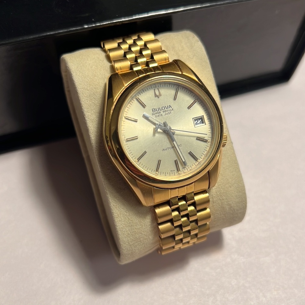 Stunning Gold Bulova Date. Jubilee bracelet. Self Winding Seiko mvmt.Custom made